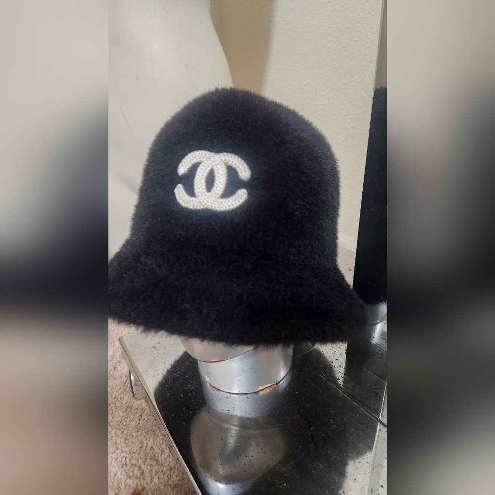 CHANEL Elegant Black Fuzzy Hat